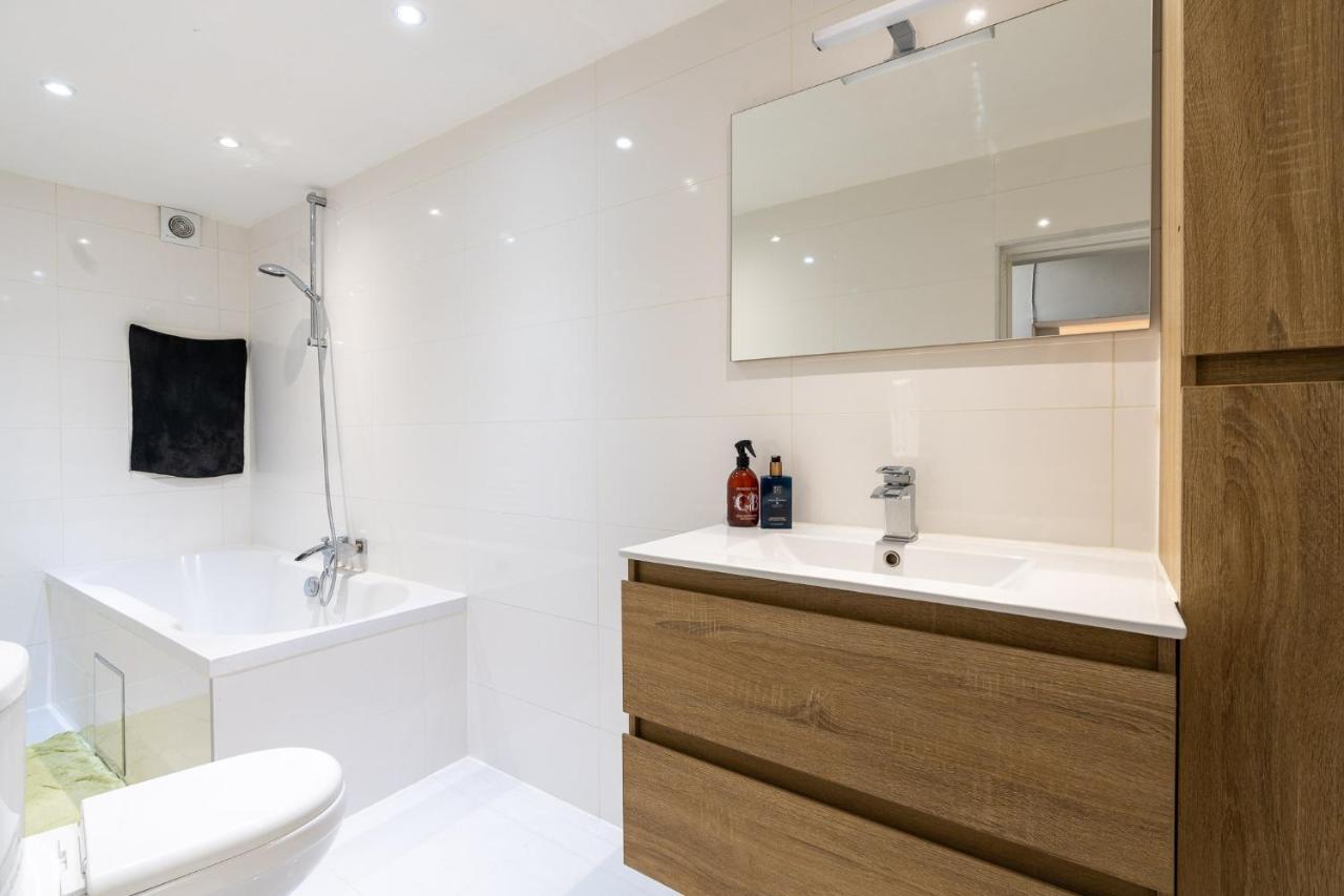 Large Room In House W Shared Kitchen & Bathroom W Free Parking Bluecard Anvers Dış mekan fotoğraf