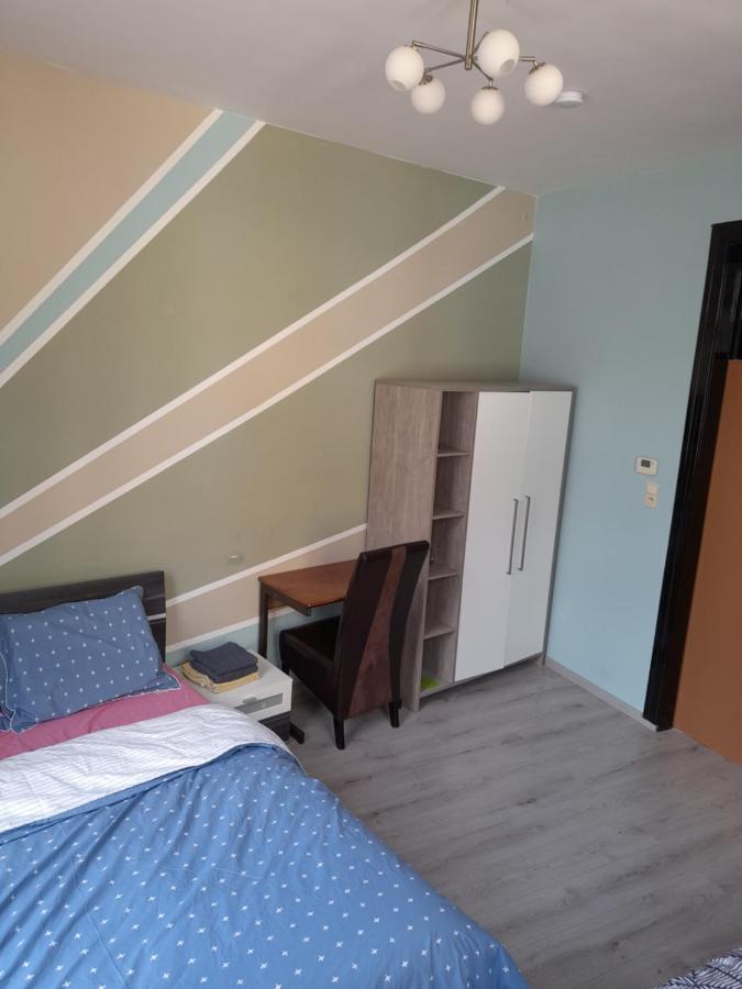 Large Room In House W Shared Kitchen & Bathroom W Free Parking Bluecard Anvers Dış mekan fotoğraf